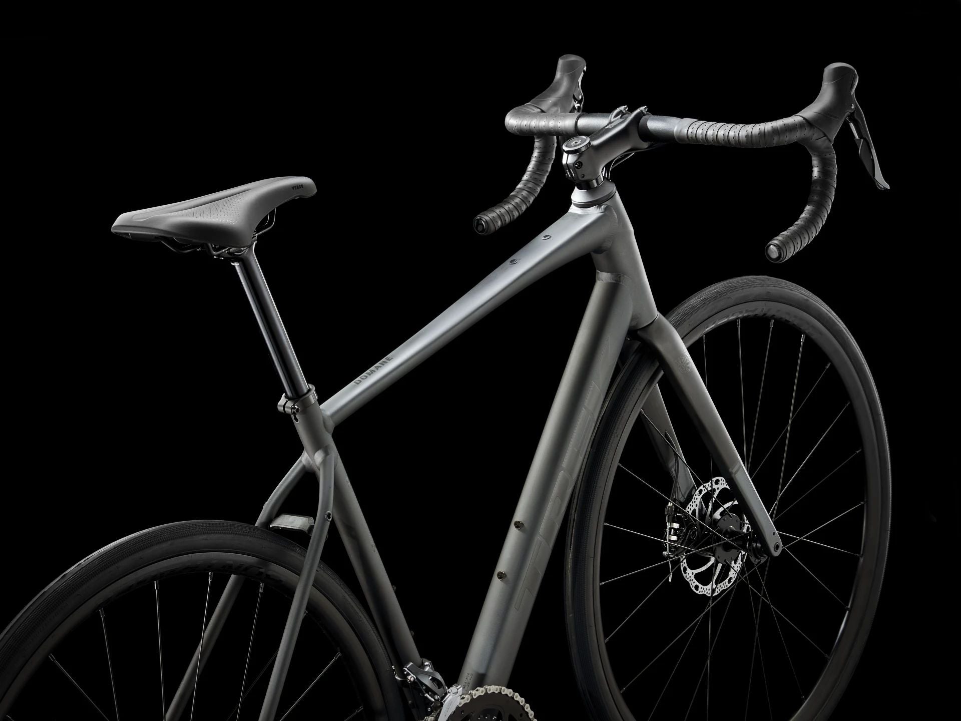 Trek Domane AL 2 Matte Lithium Gray 2025