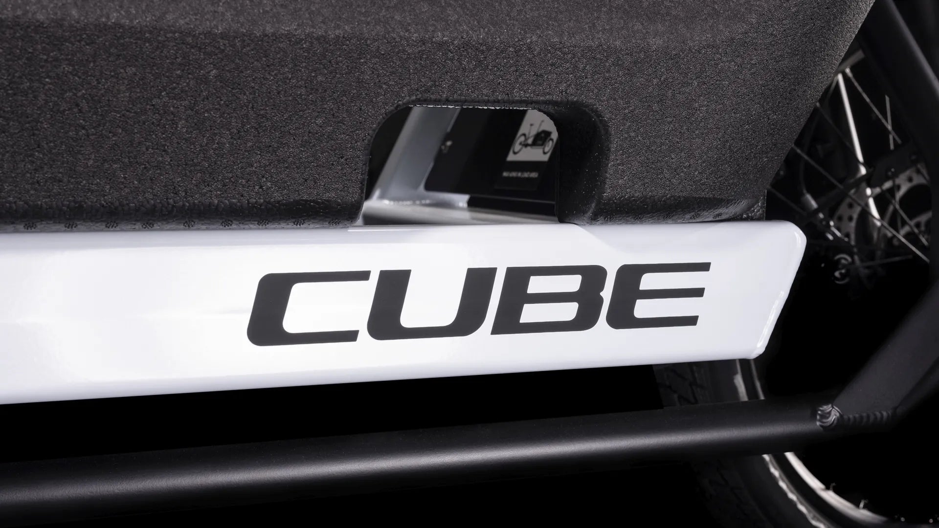 Cube Cargo Hybrid 500 white´n´black 2025