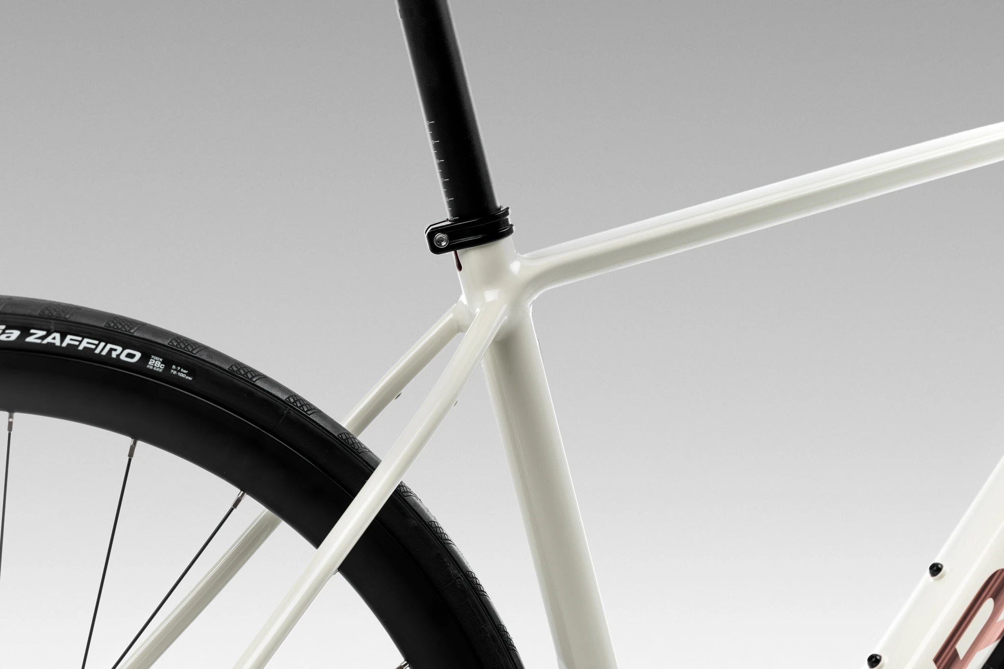 Orbea AVANT H30 White - Bronze 2025