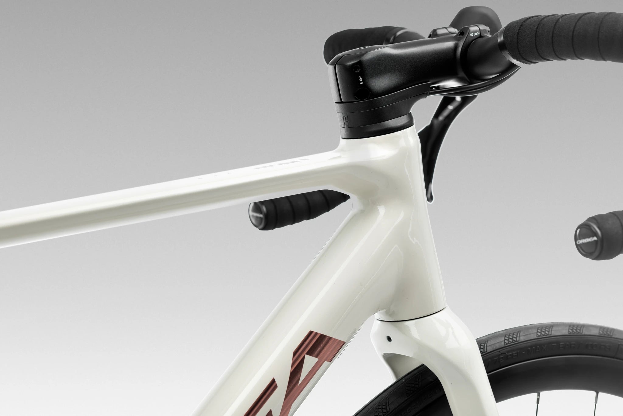 Orbea AVANT H30 White - Bronze 2025