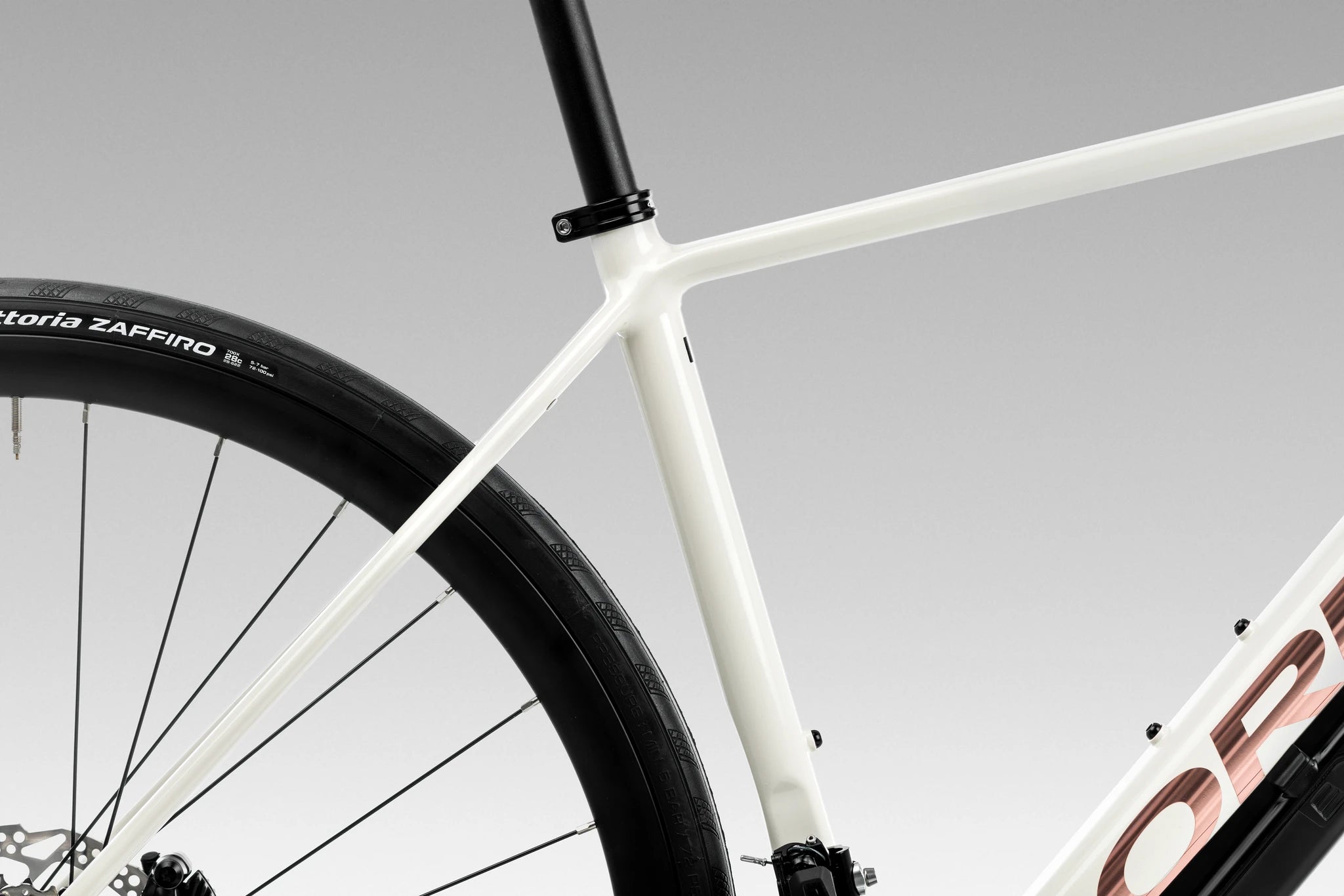 Orbea AVANT H30 White - Bronze 2025