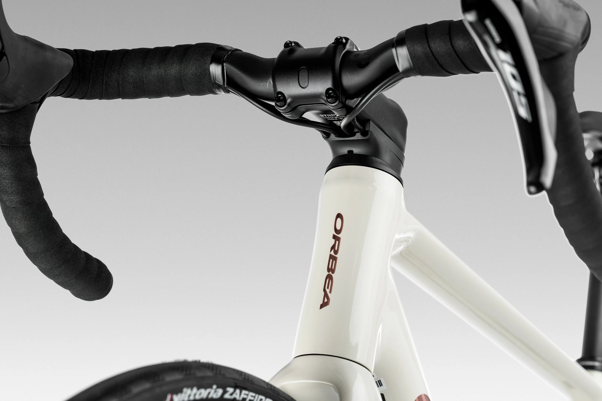 Orbea AVANT H30 White - Bronze 2025