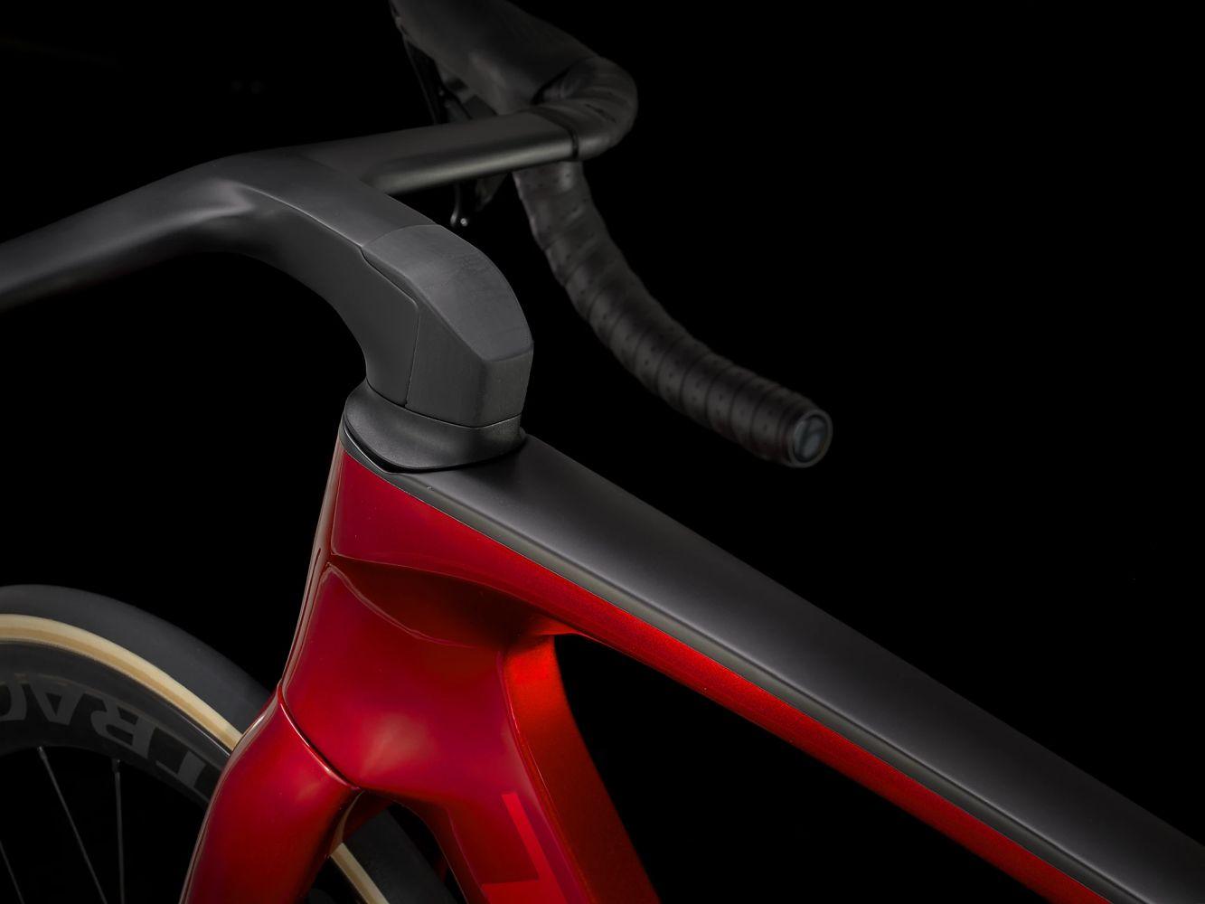 Trek Madone SLR 9 Gen 7 Metallic Red Smoke to Red Carbon Smoke - Liquid-Life